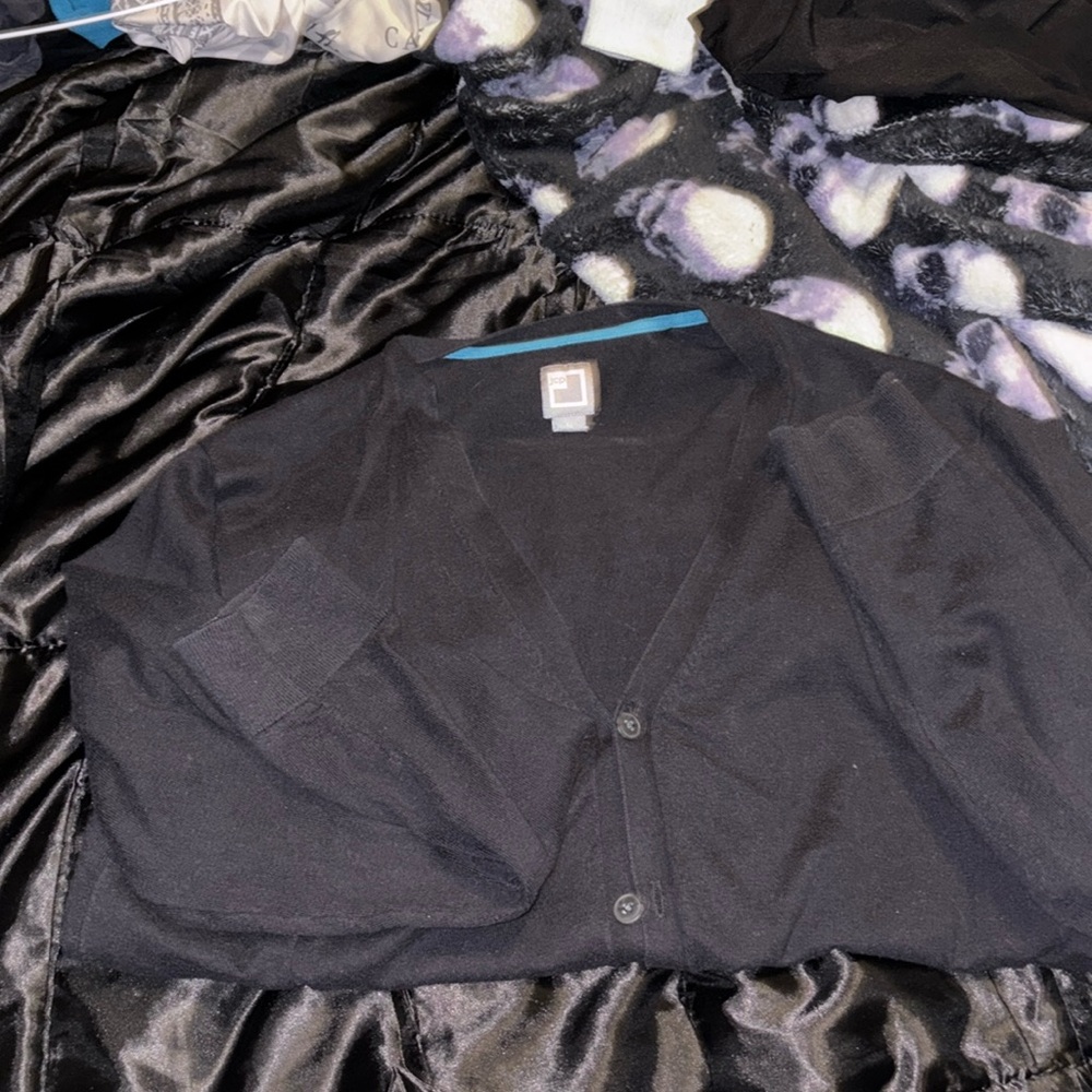 Men’s XL V-neck button down cardigan